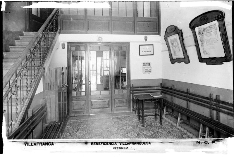 Beneficencia Villafranquesa / Cuadro de Honor / Caridad [cartell], Hill, P., primer quart segle XX