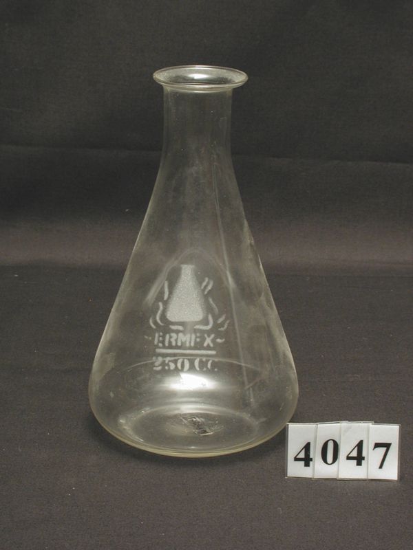 matràs Erlenmeyer 250 cc [matràs de laboratori], Ermex, primera meitat segle XX